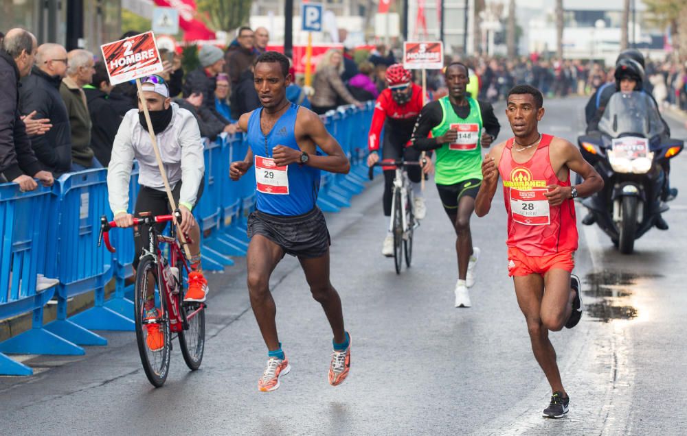 Las mejores imágenes de la 30 edición de la Media Maratón de Santa Pola