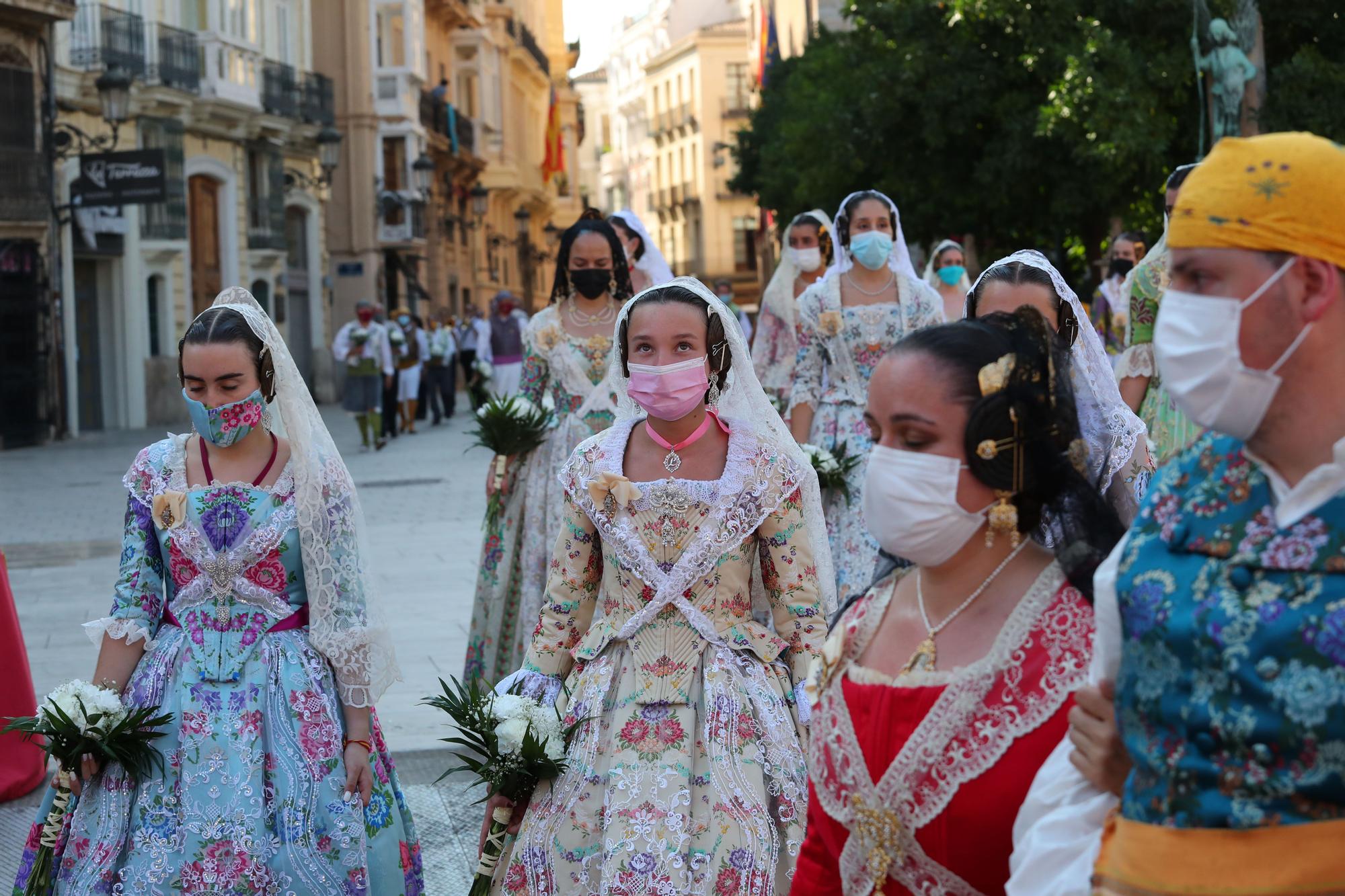 Búscate en la ofrenda por la calle caballeros de las 17:00 a las 18:00