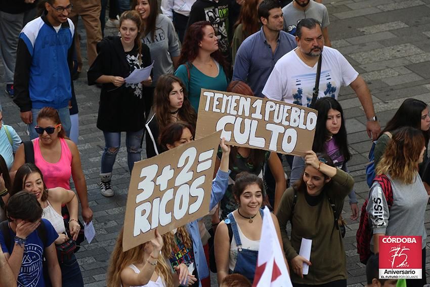FOTOGALERÍA / Jornada de huelga estudiantil en Córdoba contra la LOMCE
