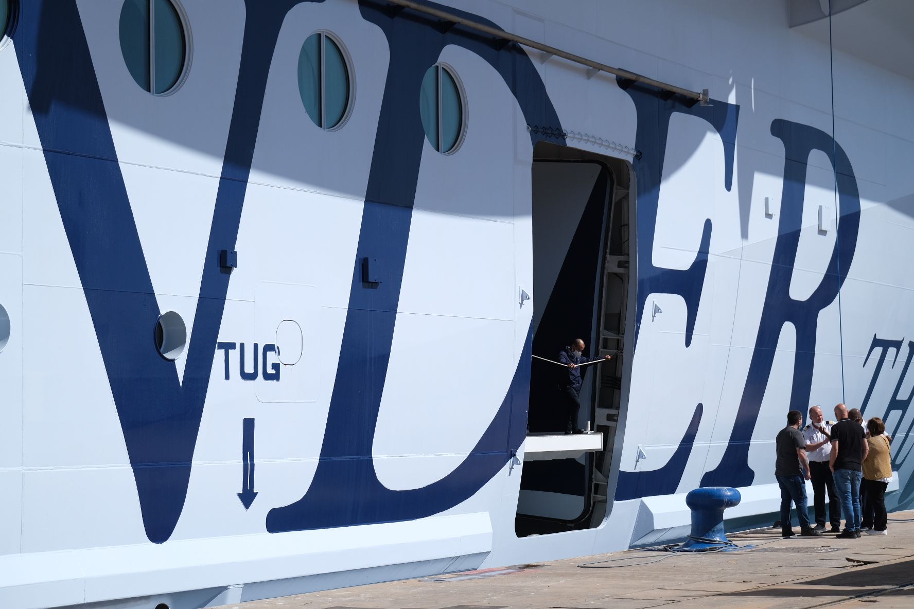 El 'Wonder of the seas', el crucero más grande del mundo, en el puerto de Málaga