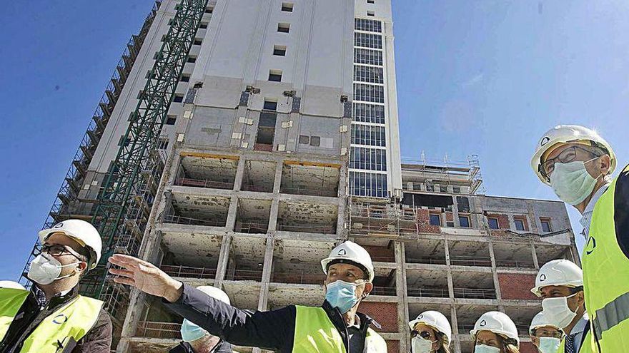 Un instante de la visita a las obras de la Ciudad de la Justicia.