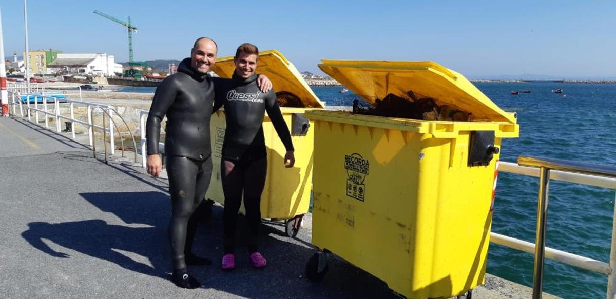 Eliminación de basura marina en Sálvora.