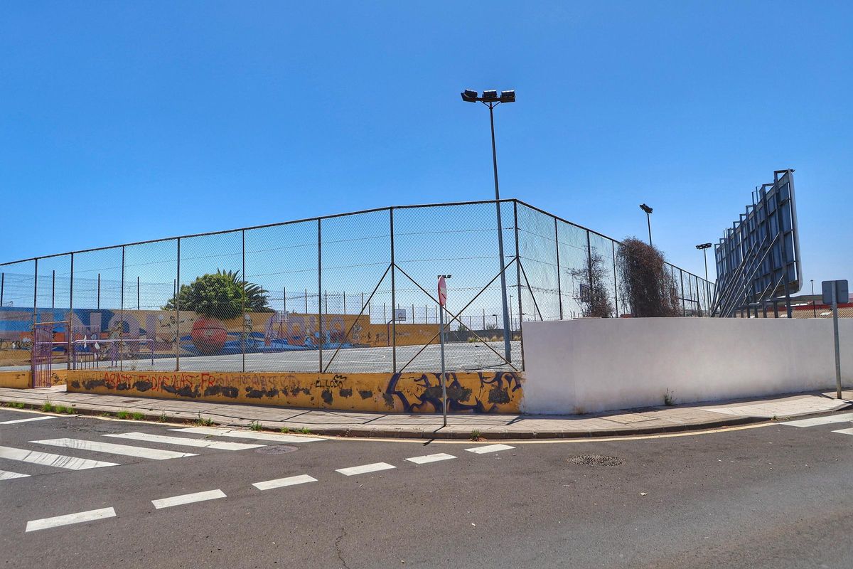 Vista exterior de las canchas donde el CB Canarias quiere construir su ciudad deportiva.