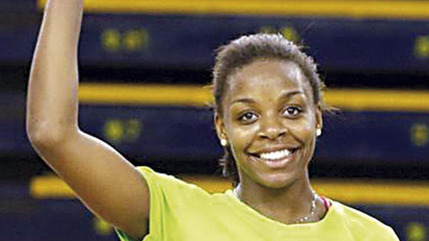 Bely Nsunguimina, momentos antes del inicio de un partido.