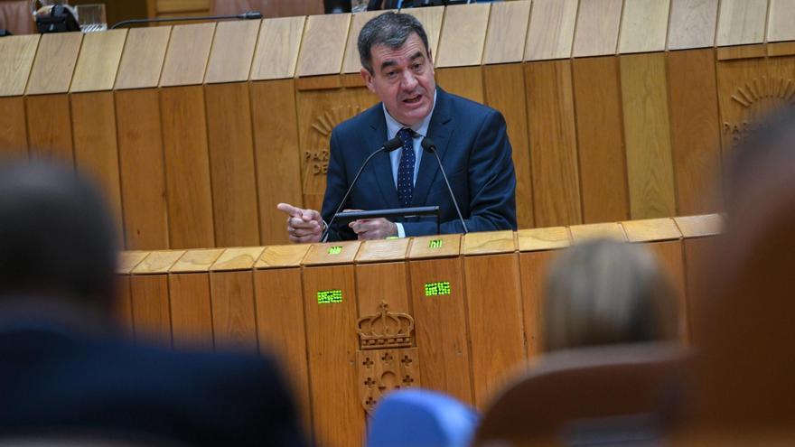Las familias gallegas podrán matricular a sus hijos desde el móvil en colegios e institutos