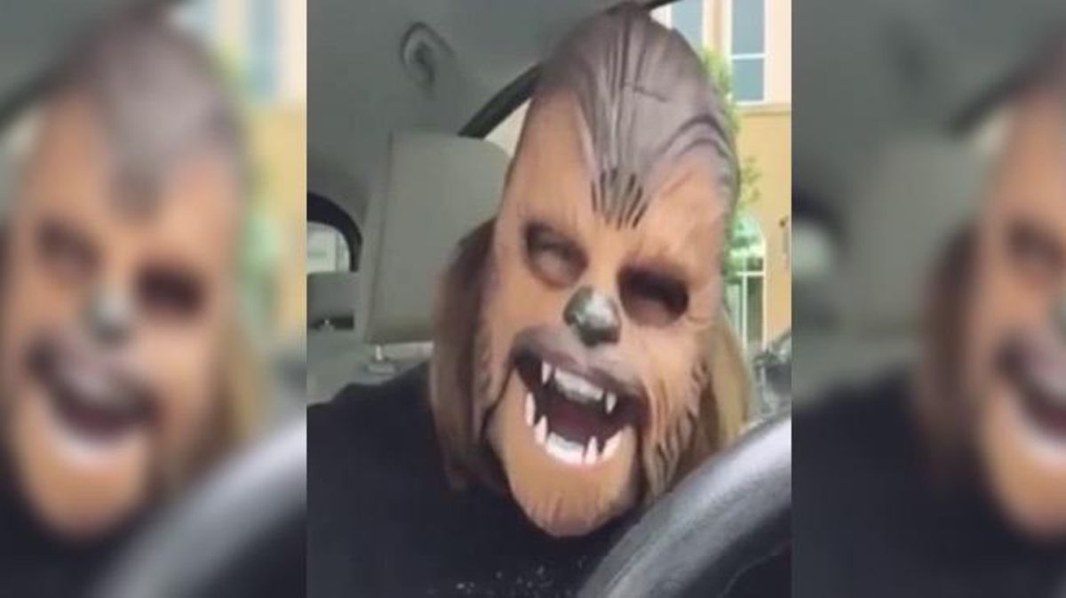 El vídeo més vist de Facebook Live. Una dona amb màscara de Chewbacca.