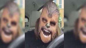 El vídeo més vist de Facebook Live. Una dona amb màscara de Chewbacca.