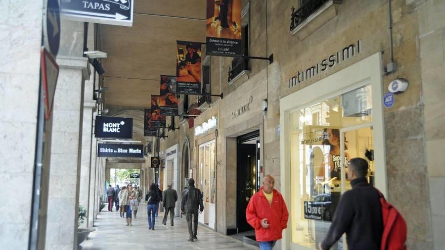 Imagen de archivo de la avenida Jaume III, cuyo día de mayor afluencia es el sábado.