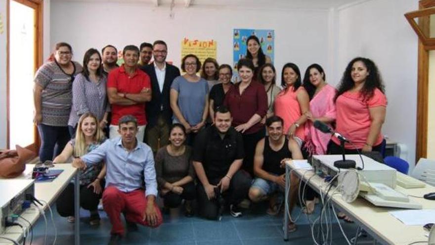 Toni Nadal y José Hila, con los jóvenes de Lanzadera.