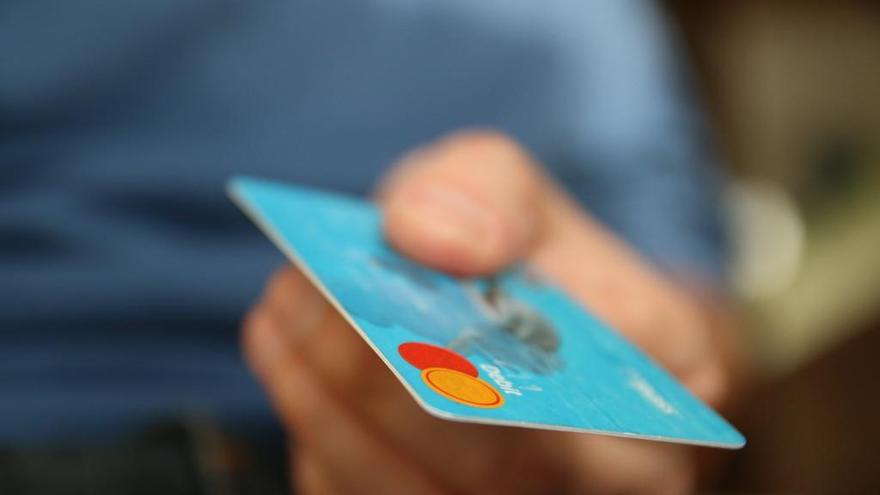 La Policía de Vigo alerta sobre estafas con tarjetas de crédito tras varias denuncias