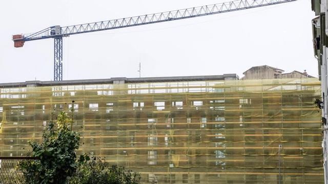 Edificio de viviendas en construcción en Vilagarcía. | IÑAKI ABELLA