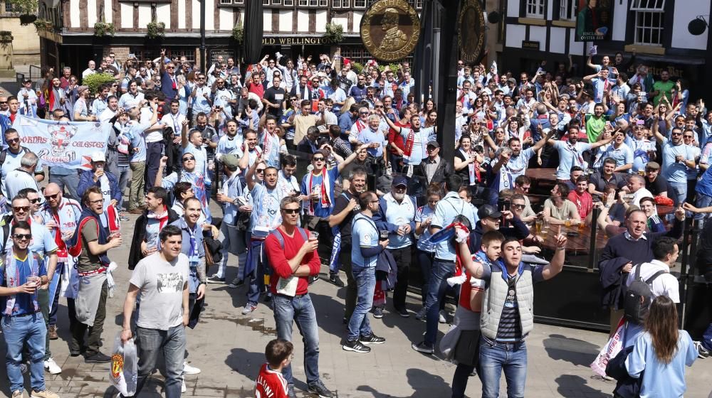 Manchester se tiñe de azul celeste