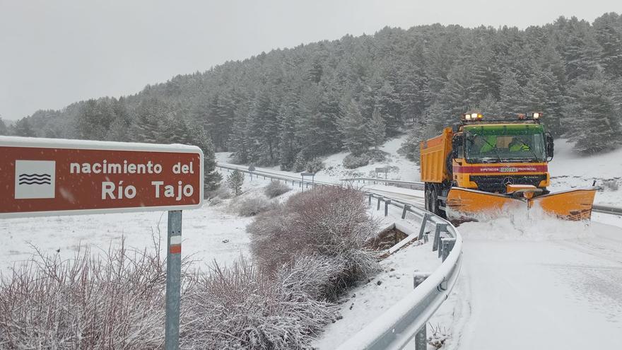 Cortada la A-2 en dirección a Madrid por la nieve
