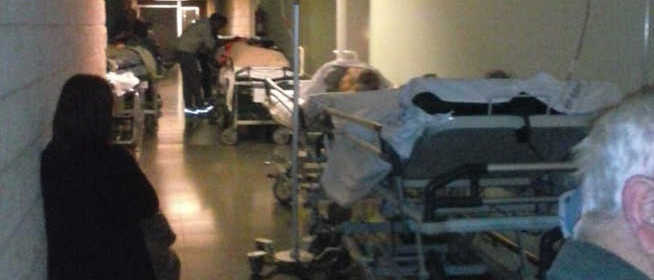 El Hospital Doctor Negrín abre 22 camas para descongestionar Urgencias