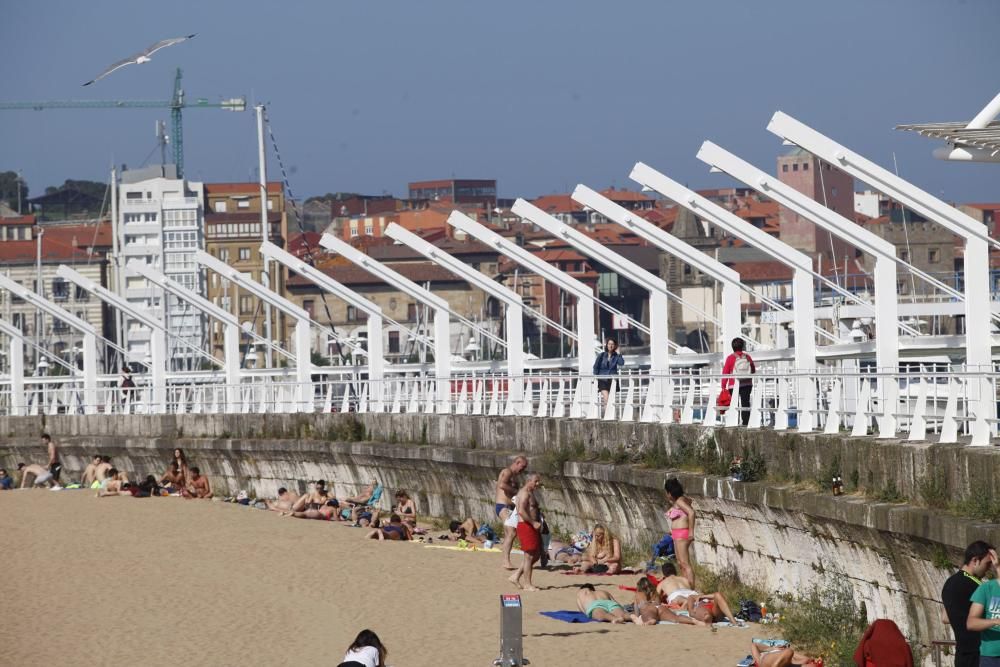 Día de sol en Gijón.