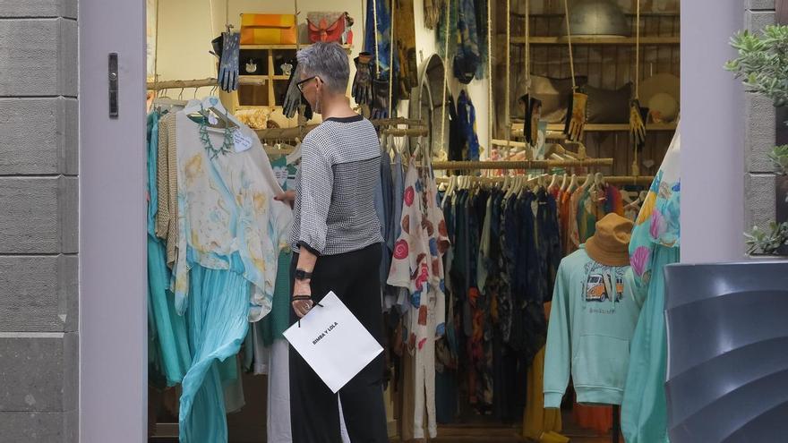 El comercio tradicional de Canarias se hunde con 200 tiendas menos cada año ante la competencia digital