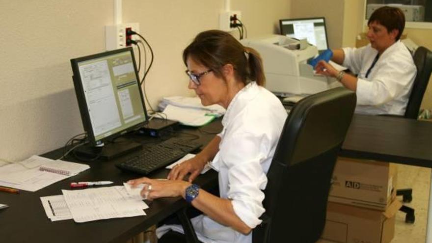 El Hospital de Elda empieza a digitalizar 70.000 historias clínicas