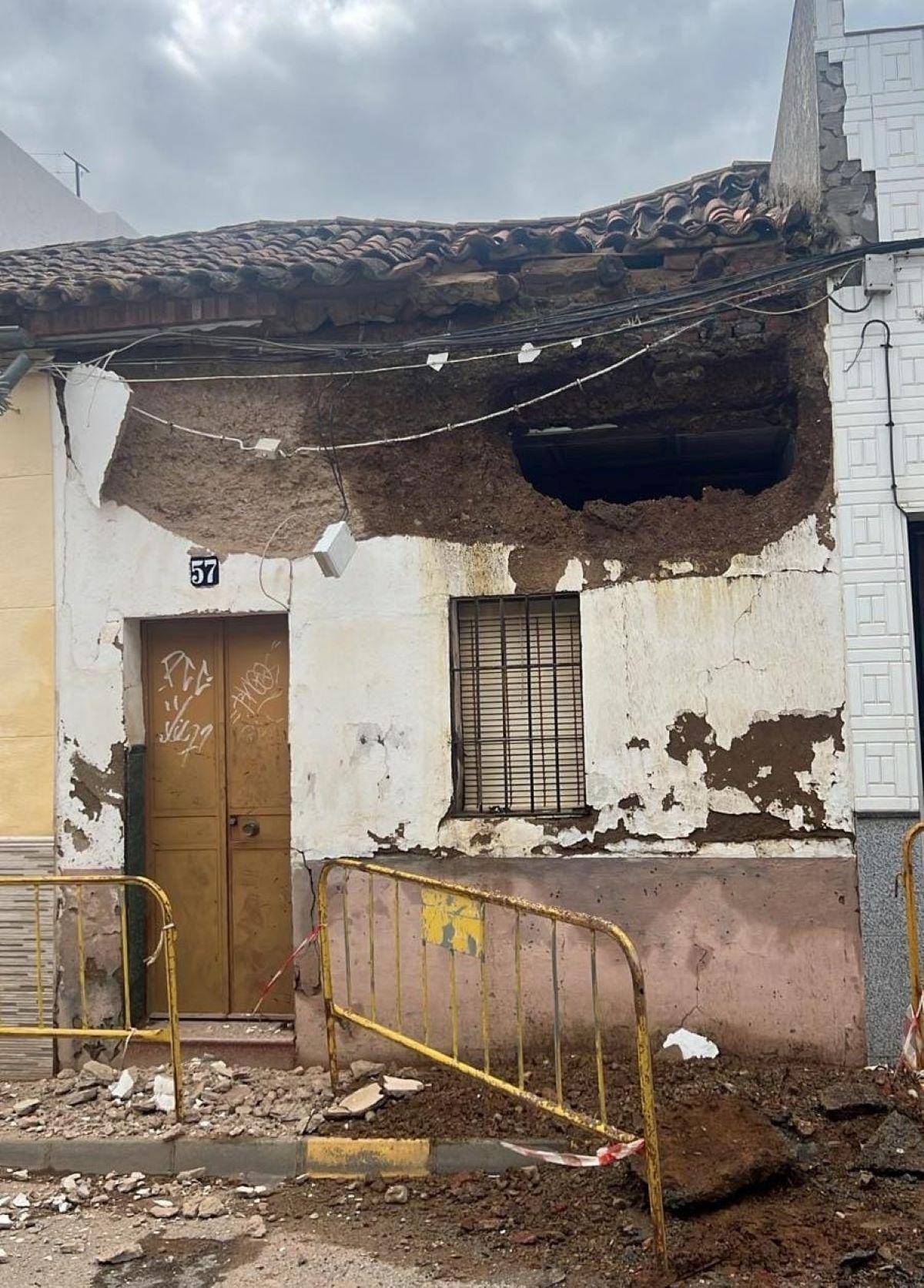 Vivienda afectada en la calle Médico Eladio León.