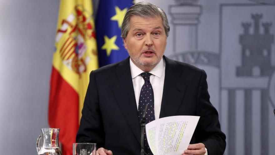 Méndez de Vigo insiste: "Lo que ETA tiene que hacer es disolverse"