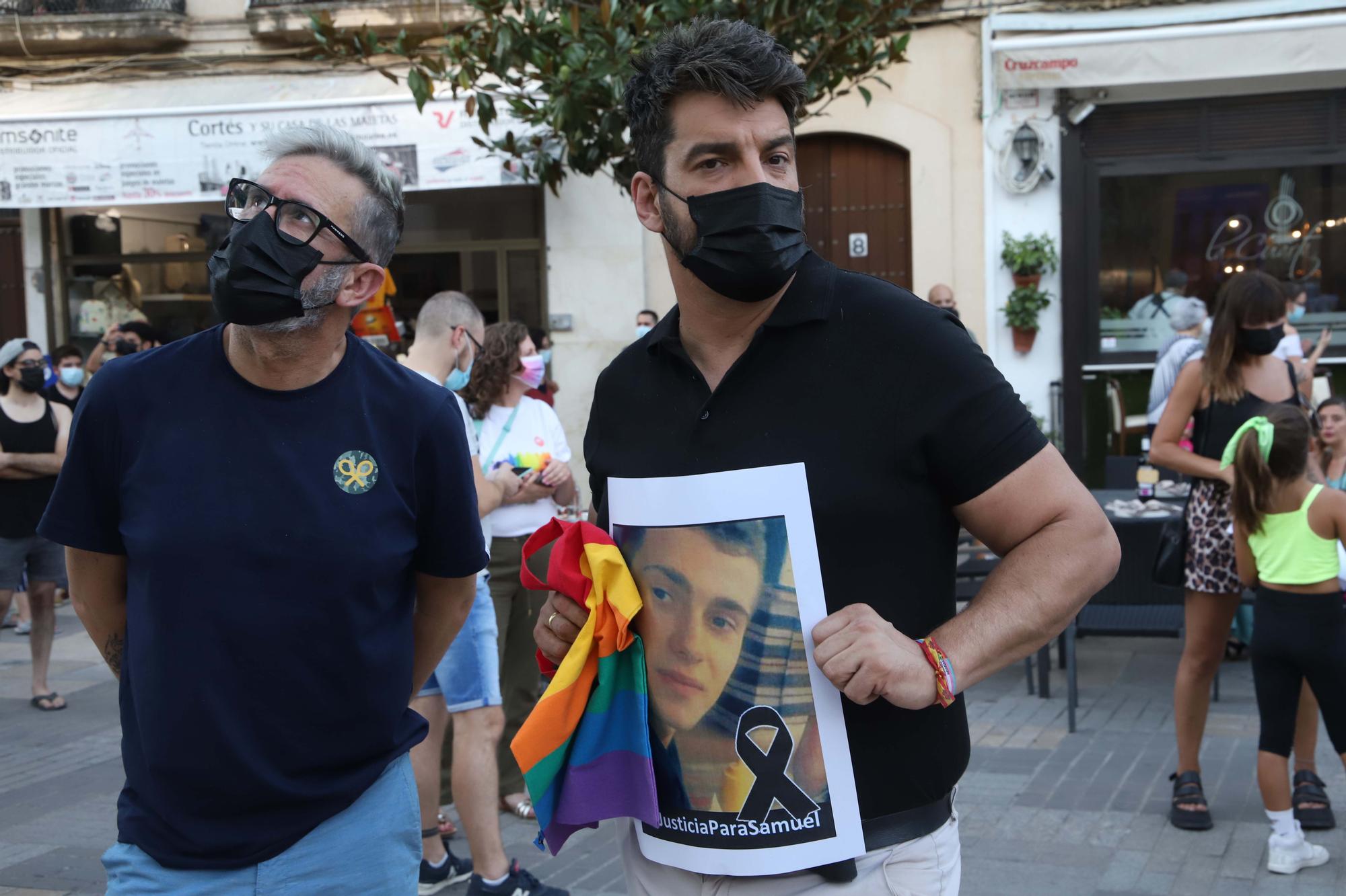 Cientos de personas exigen en Córdoba "justicia" por el asesinato de Samuel Luiz