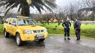 EN IMÁGENES: Buscan a un octogenario en la zona de Cudillero que cayó cuando fue a limpiar el monte