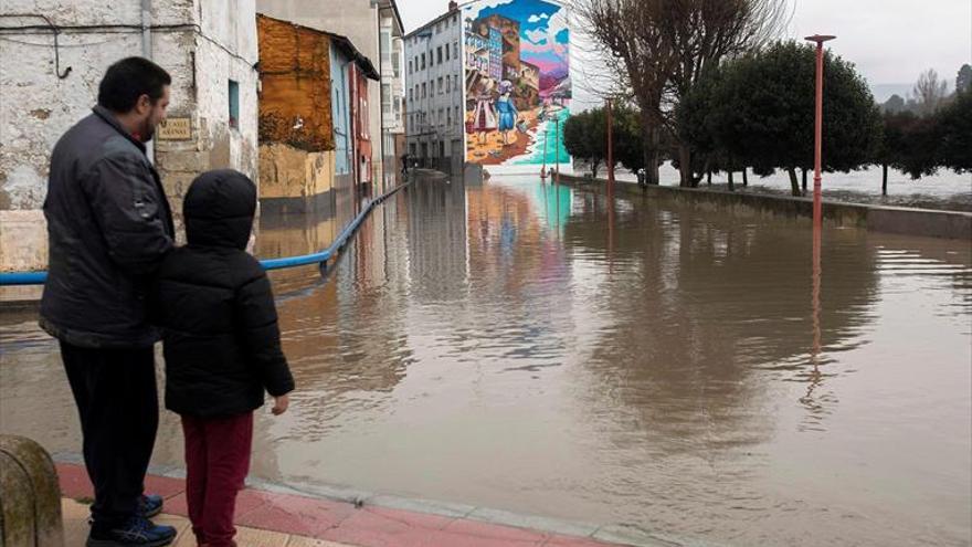 La fuerte crecida del Ebro no afectará de forma grave a Aragón