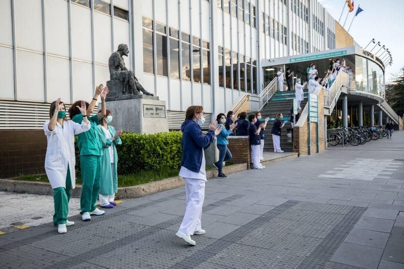 Trabajadores de FCC homenajean a los sanitarios del Servet