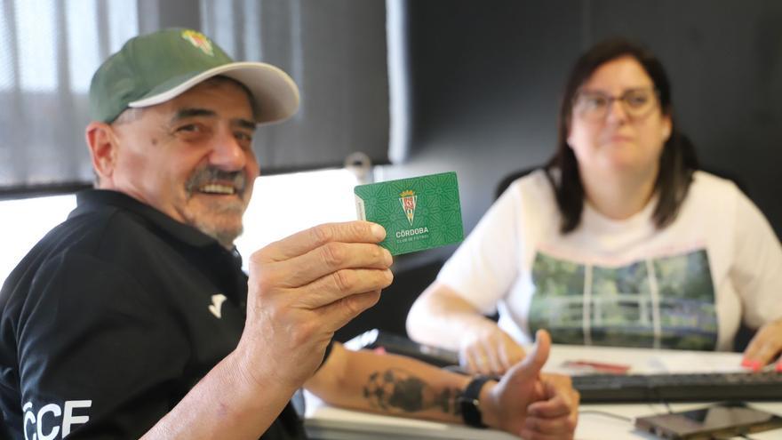 La campaña de abonos del Córdoba CF arranca sin incidencias y a buen ritmo