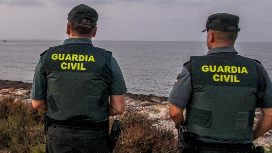 Dos agentes de la Guardia Civil en una imagen de archivo