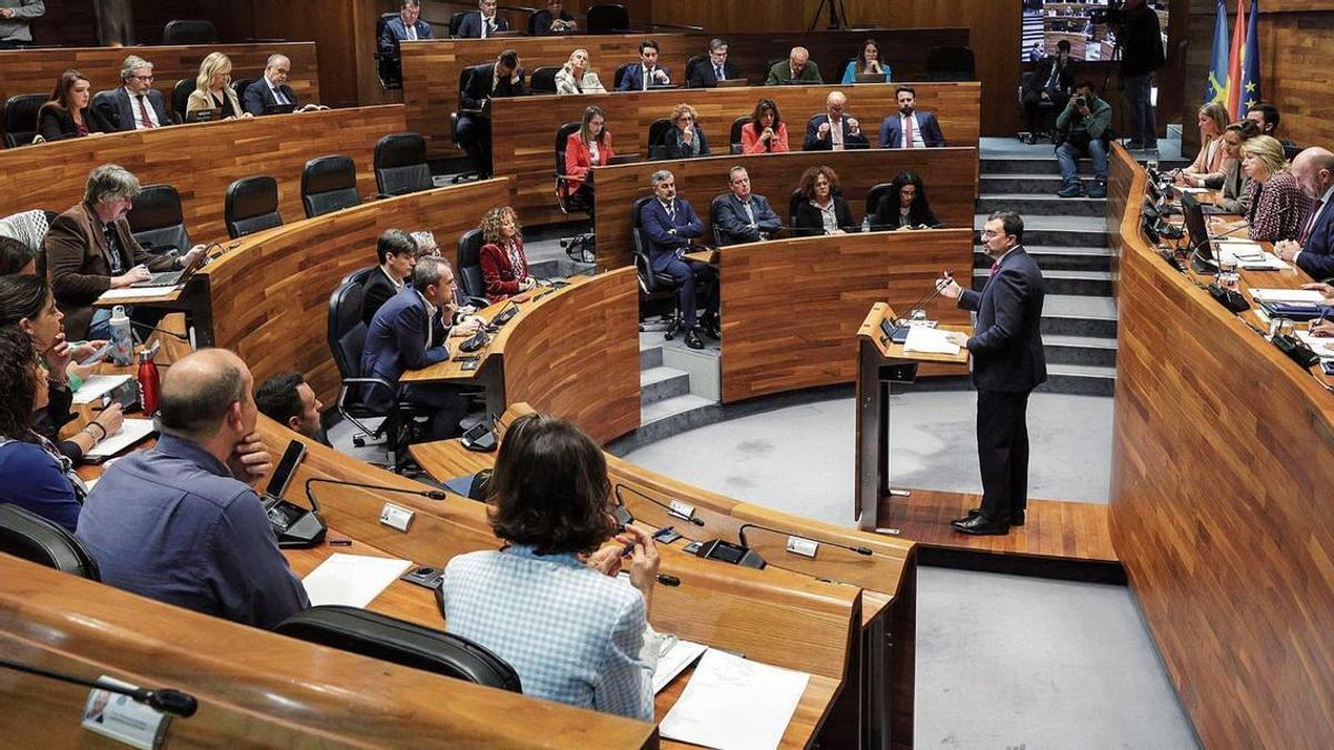 Una encuesta vaticina que la derecha gobernará en Asturias: Barbón le resta valor y Queipo ve "un clamor por el cambio"