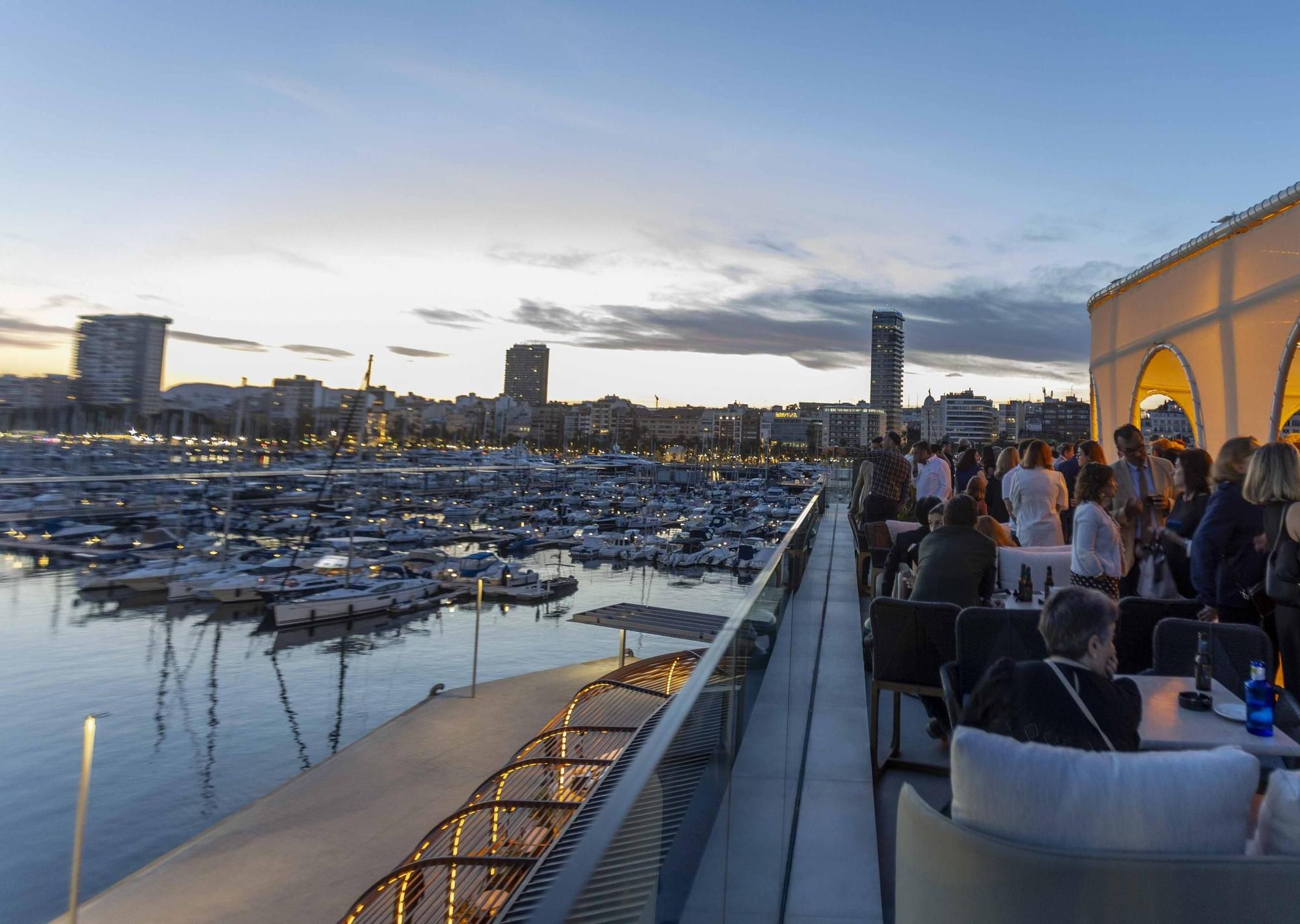 Béton Brut: Glamour  en el puerto