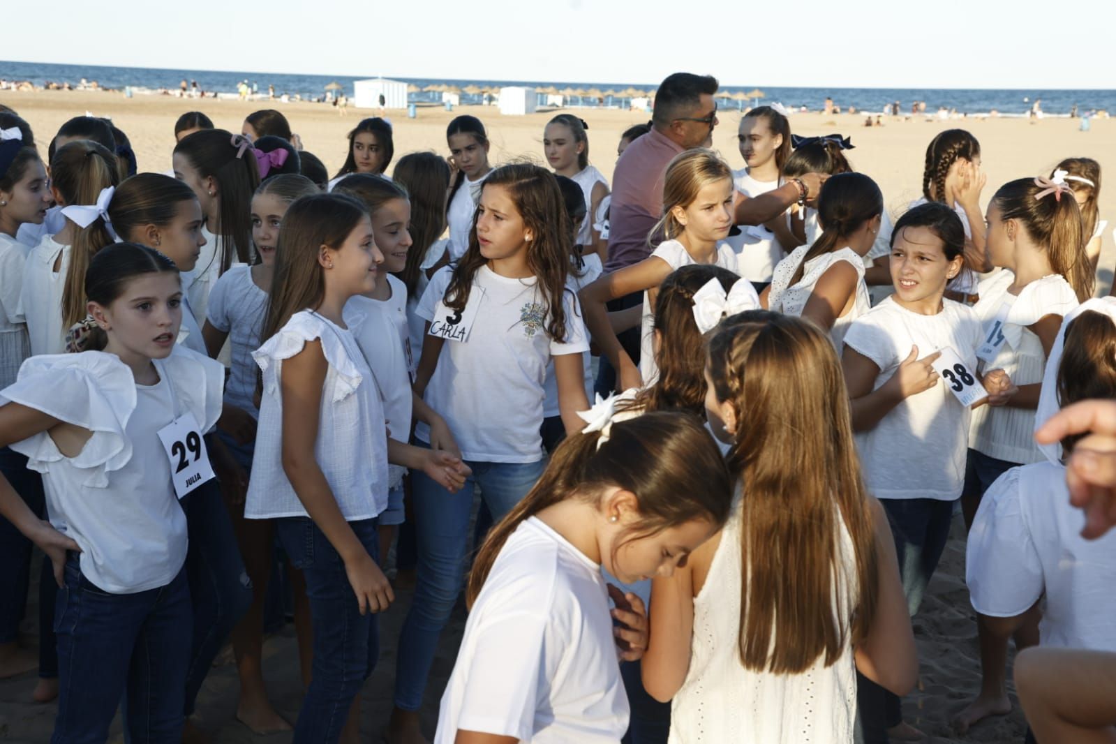 La fiesta playera de las candidatas a Fallera Mayor Infantil de València 2024