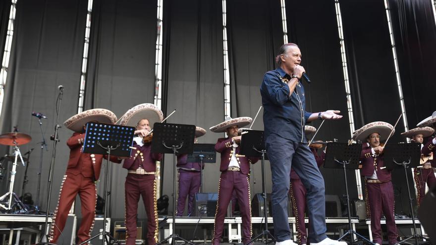 Bertín Osborne logra la actuación más multitudinaria del Senior Festival