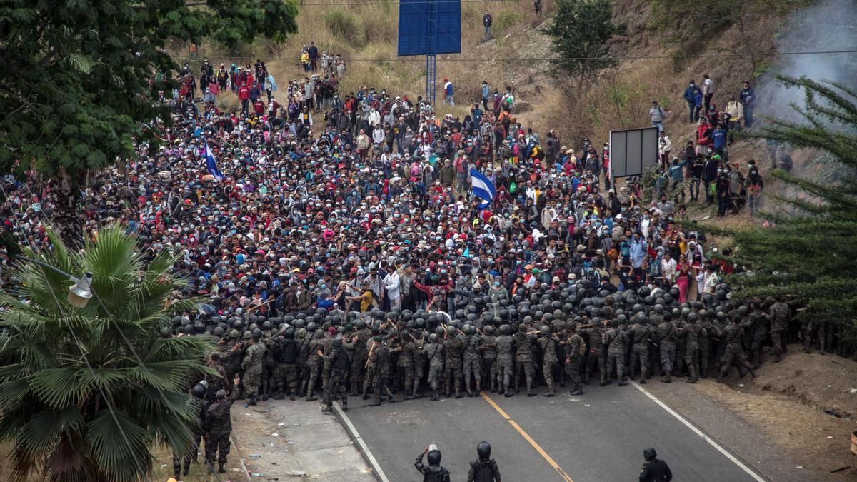 Guatemala intenta frenar la caravana de inmigrantes
