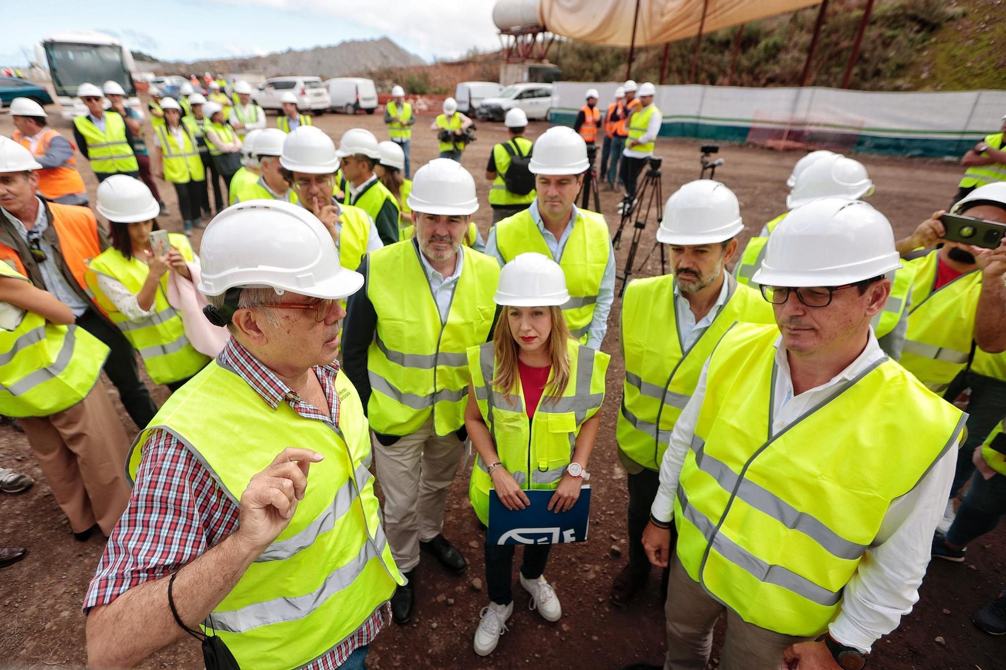 Visita al túnel de Erjos