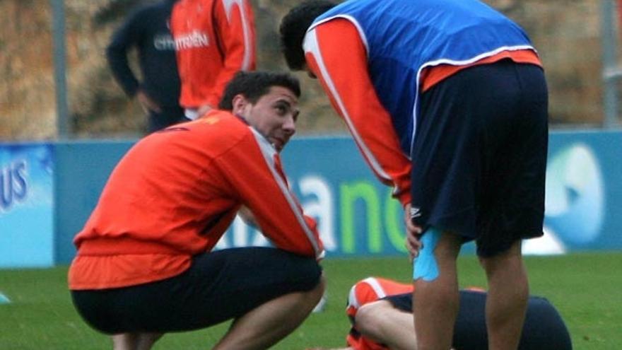 Rubén, dolido tras sufrir una entrada durante el entrenamiento de ayer.