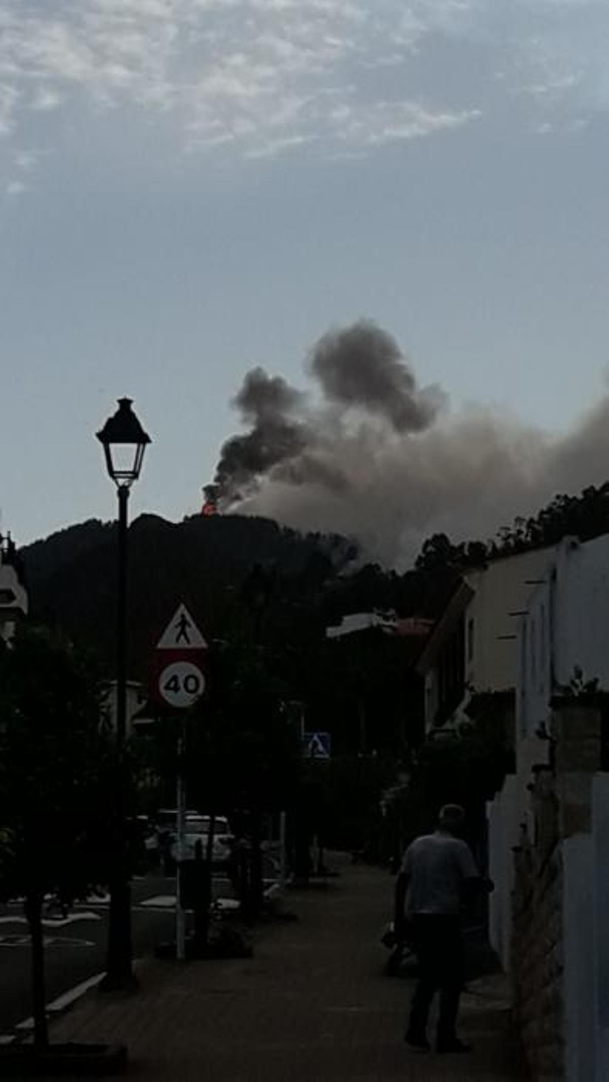 El incendio se ve desde distintos puntos El incendio se ve desde distintos puntos