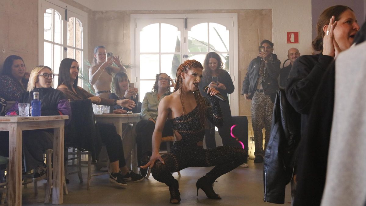 Die Stimmung beim Drag Brunch Mallorca eingefangen