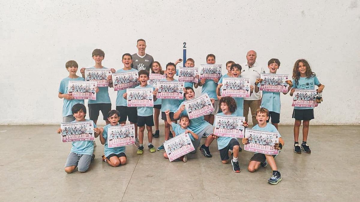 Salva de Massamagrell va visitar a l'alumnat del Campus d'Estiu a Pelayo.