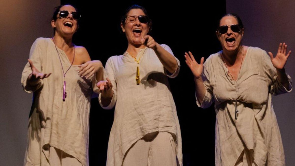 Un momento da representación de  «La reina brava» no auditorio de Cangas.