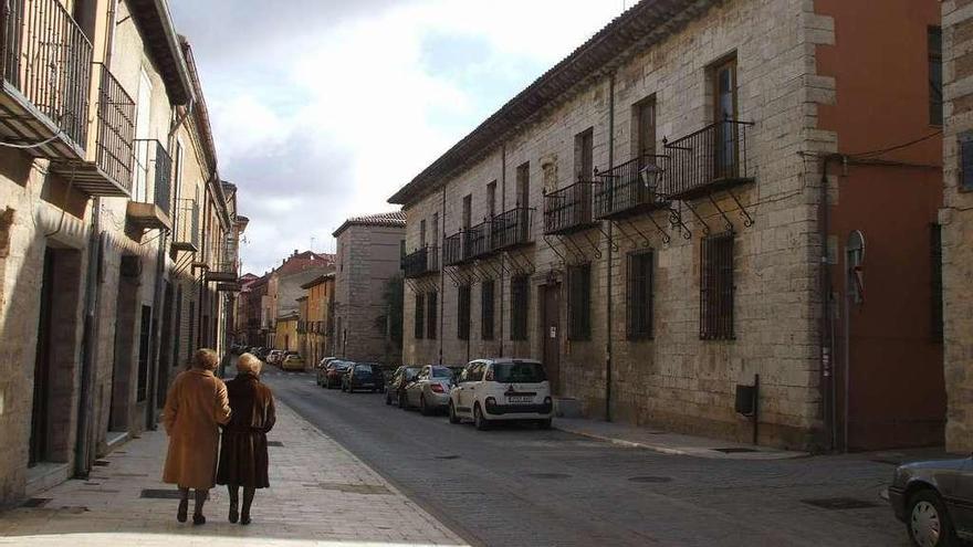 A la derecha de la imagen, el palacio de Valparaiso que acogerá el Centro de Alzheimer en un futuro.