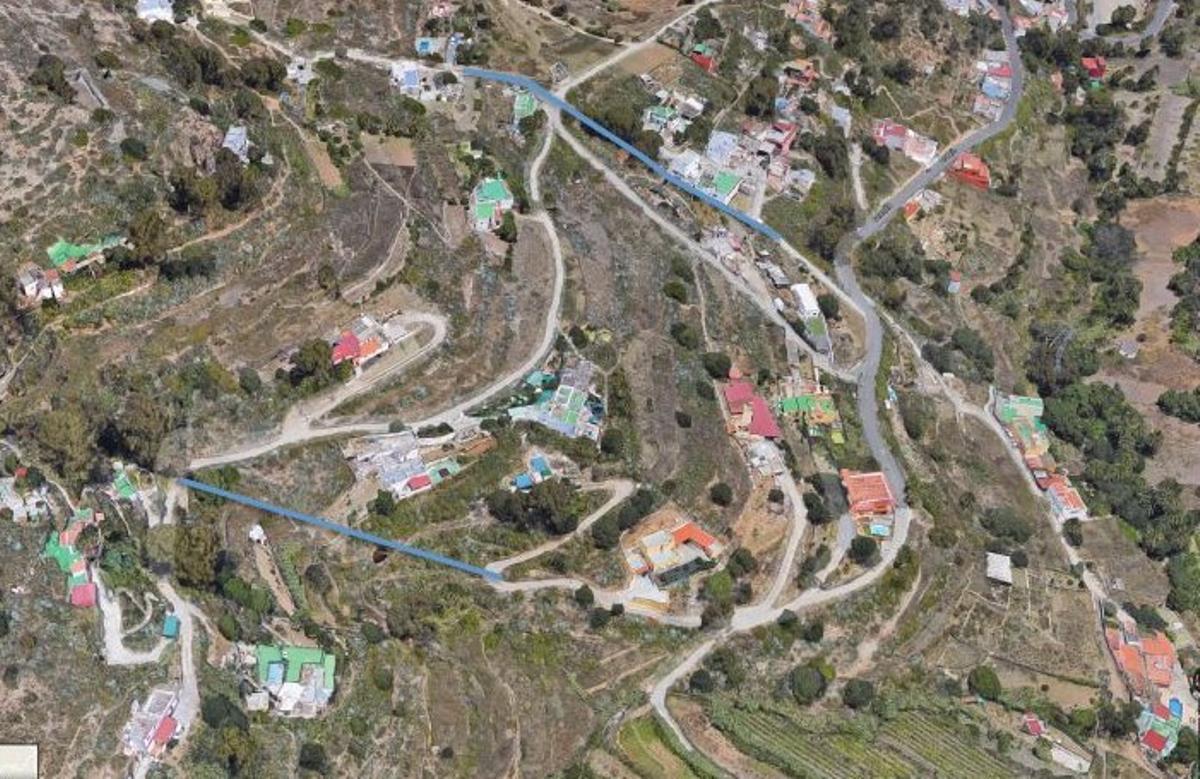 Las líneas azules marcan los dos tramos que faltan por conectar en Andújar de Los Barranquillos.