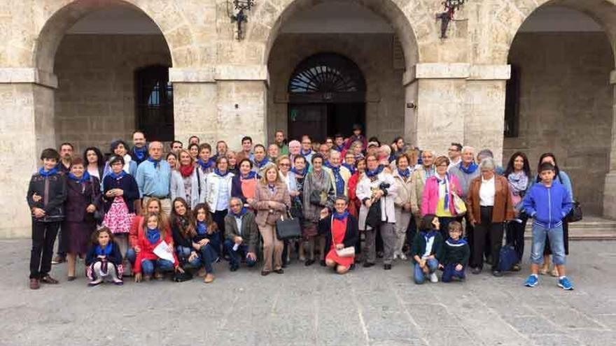 Participantes en la &quot;Talegonada&quot; durante la foto de familia. Foto