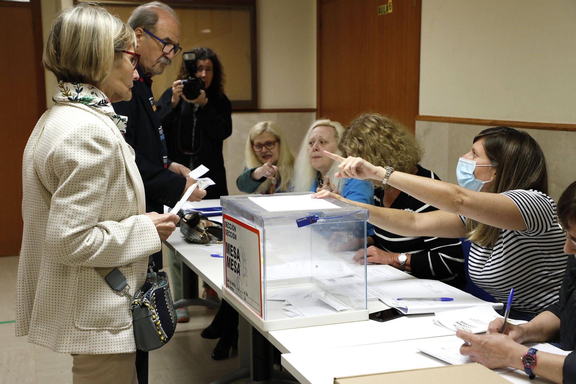 Así fue la jornada electoral en Santiago: las imágenes