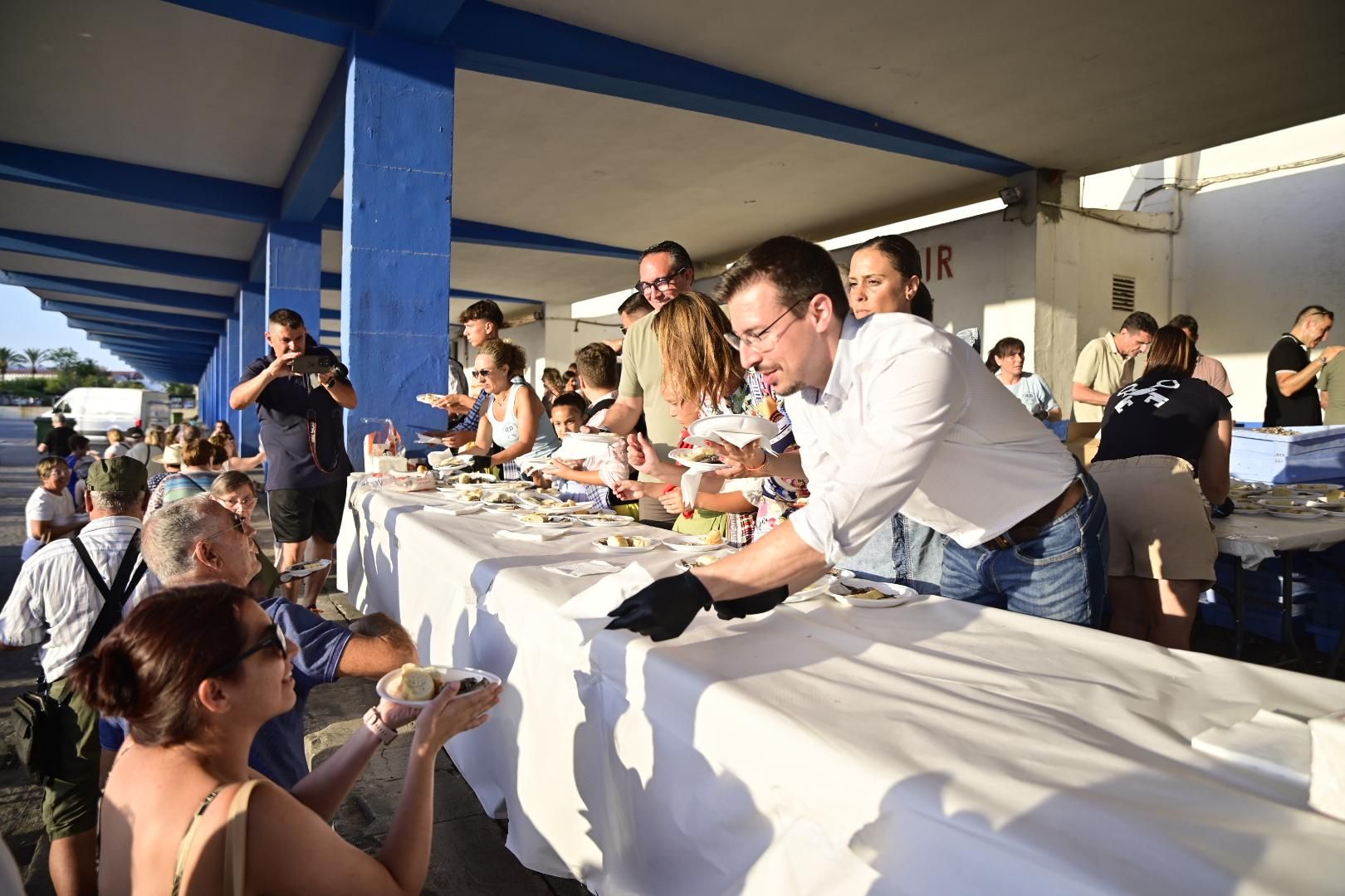Galería | Torrà de sardinas en el Grau en Sant Pere