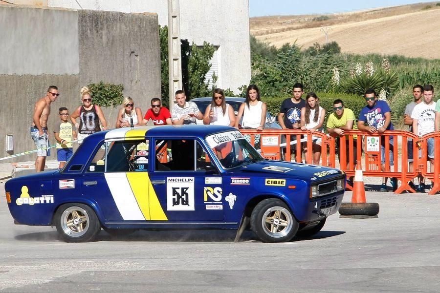 Slalom de coches en Benegiles