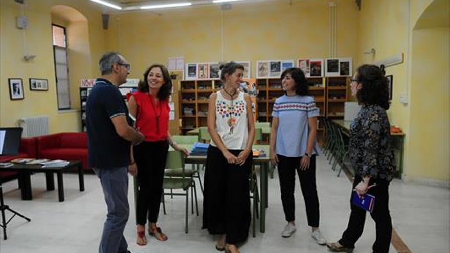 La escuela de idiomas de Plasencia anima a «atreverse a venir»