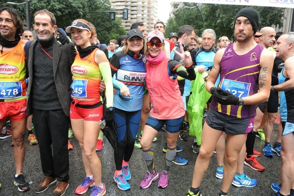 Ambiente y salida de la Maratón y Media Maratón de Murcia