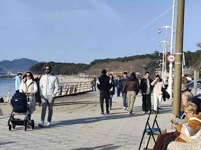Los vigueses son de playa: fin a ocho días de lluvias