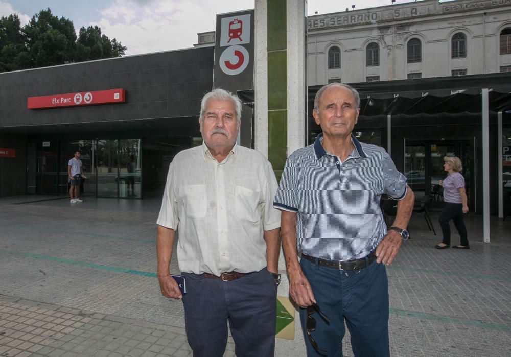 Unclés y Bonete, dos de los artífices del soterramiento, frente a la estación